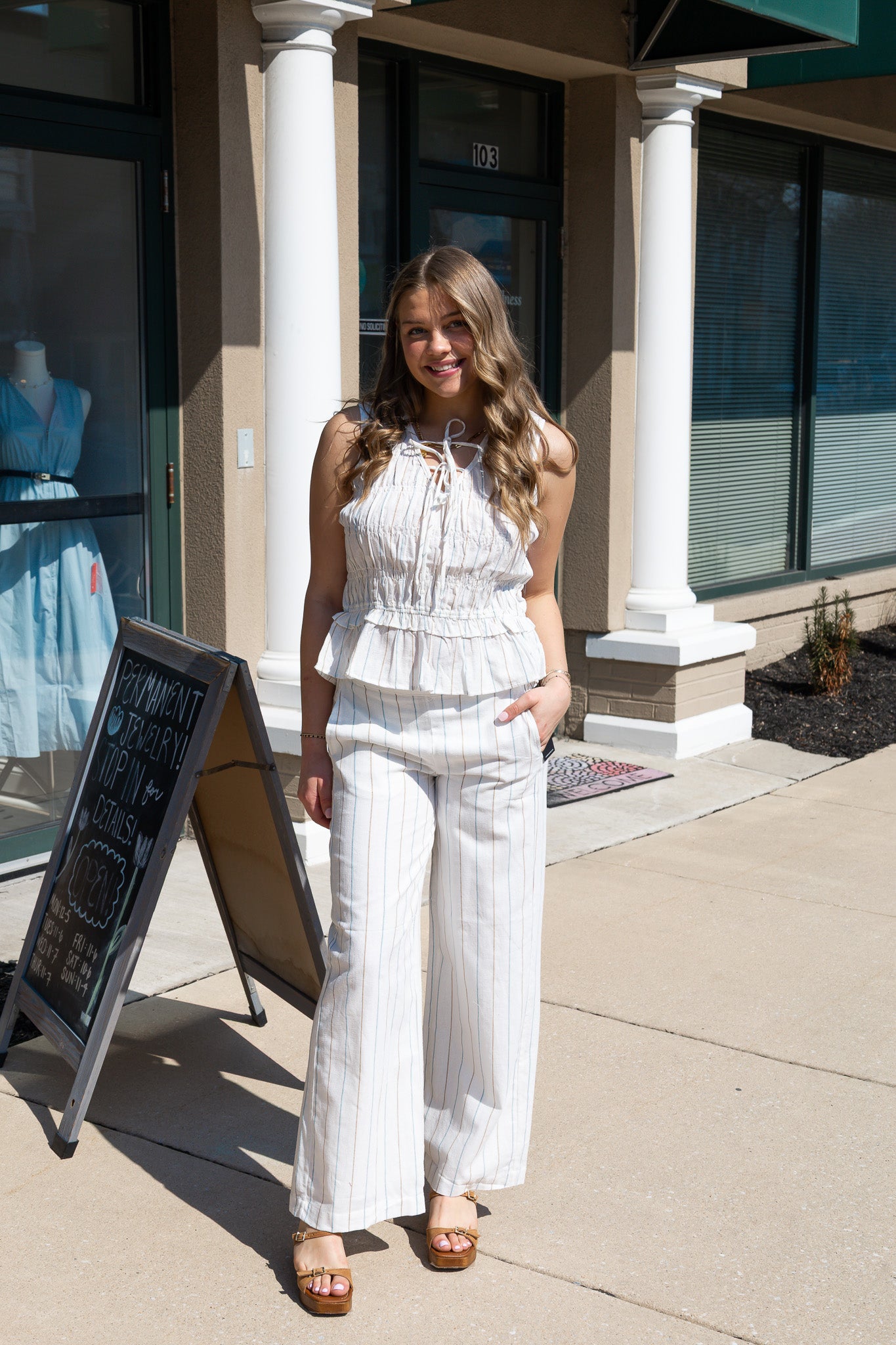 LIVERPOOL SLEEVELESS TIE FRONT WOVEN TOP