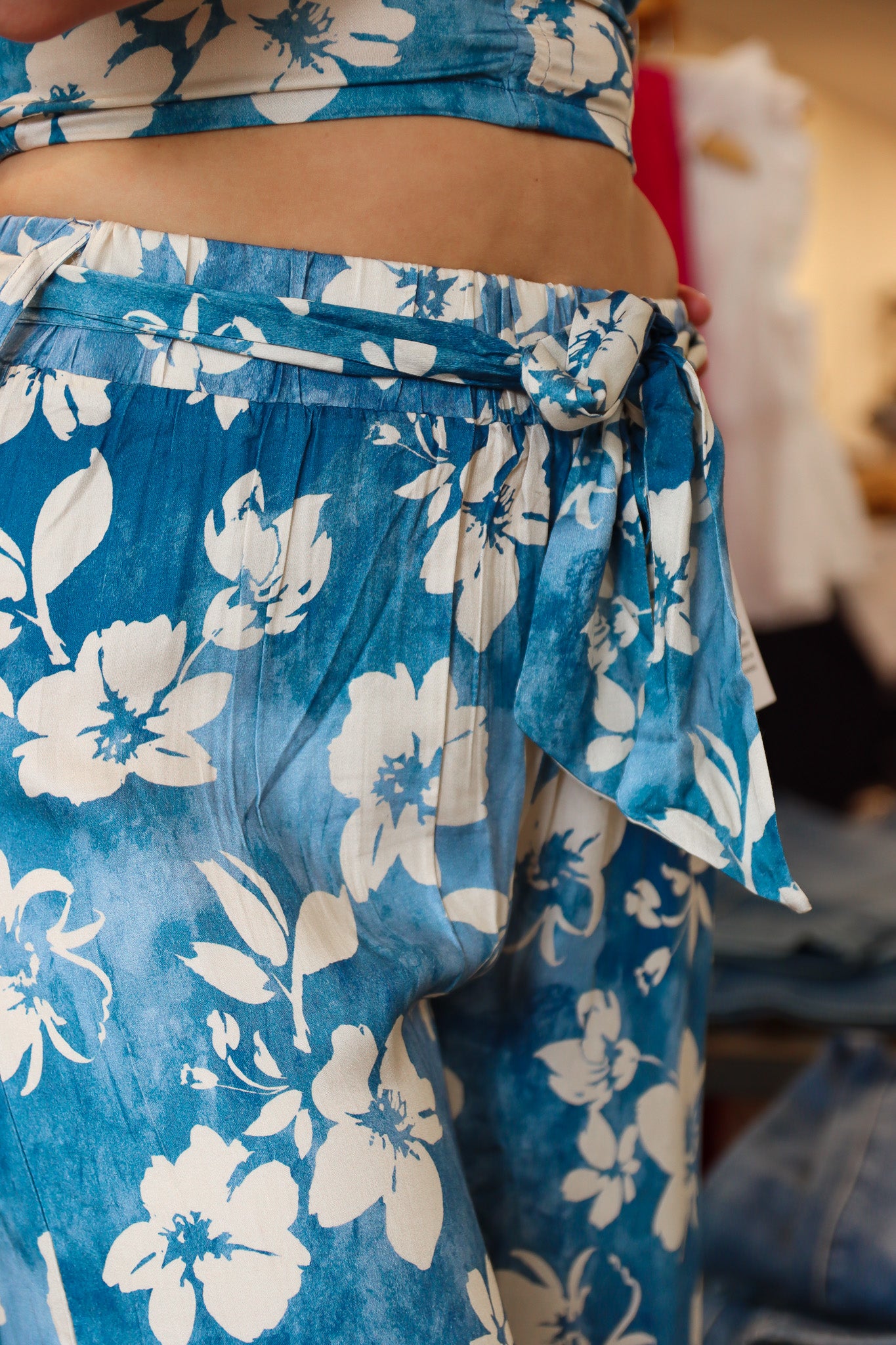 ELAN WAIST TIE FLOWY PANT