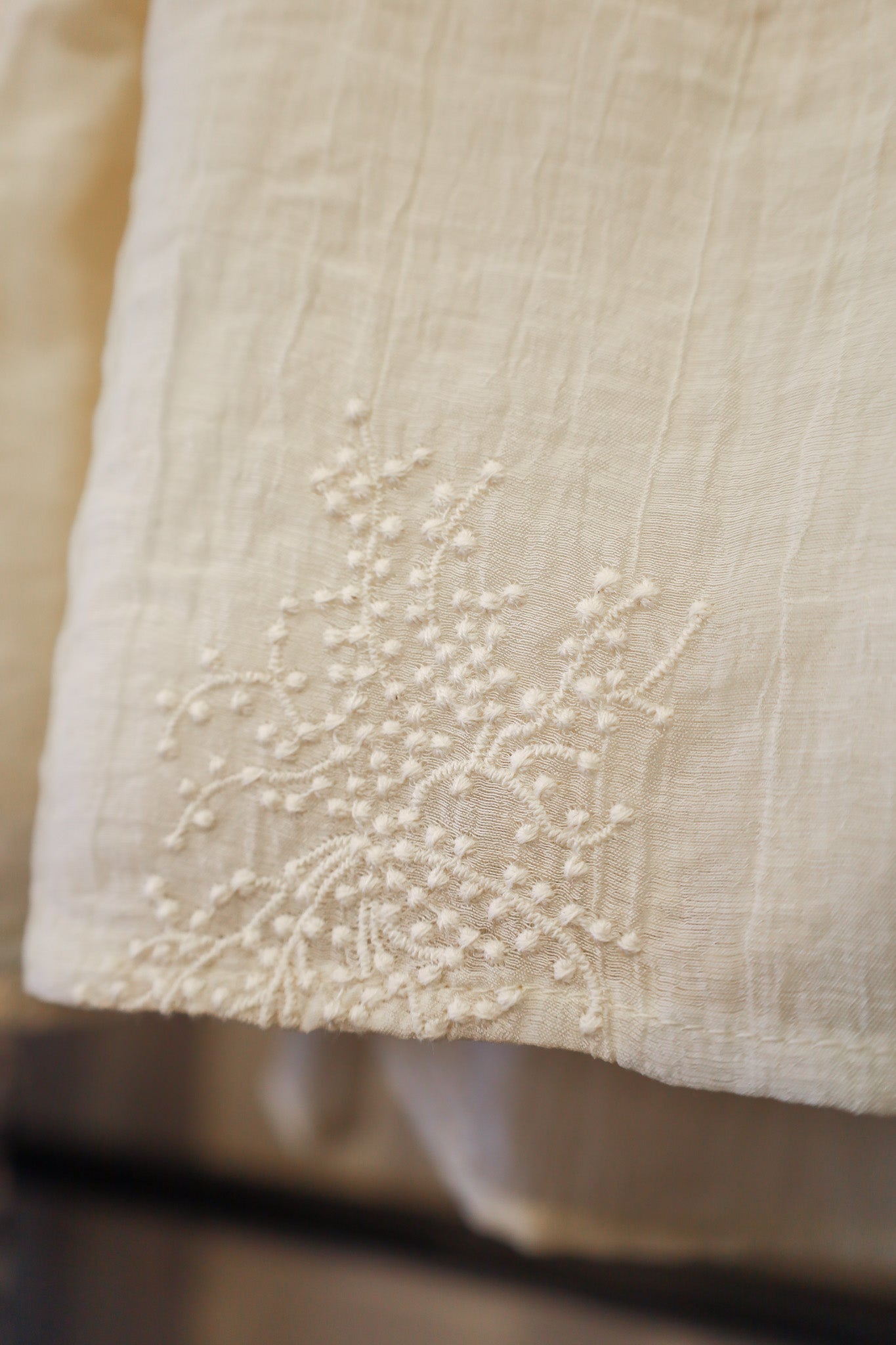 SHORT SLEEVE WRAP FRONT WOVEN TOP WITH TIE