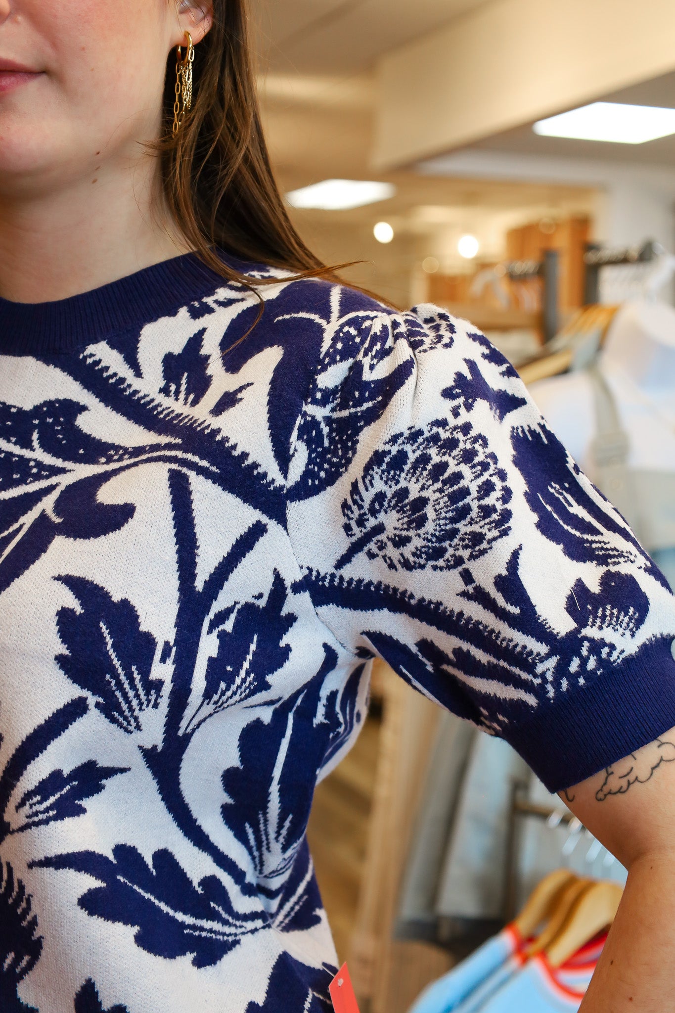 FLORAL MOTIF SHORT SLEEVE SWEATER
