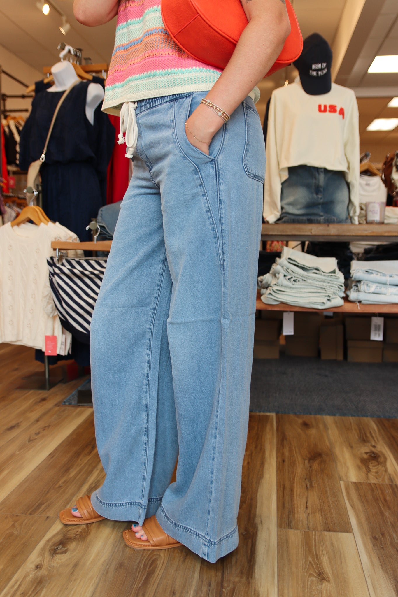 HIDDEN PULL ON WIDE LEG DENIM