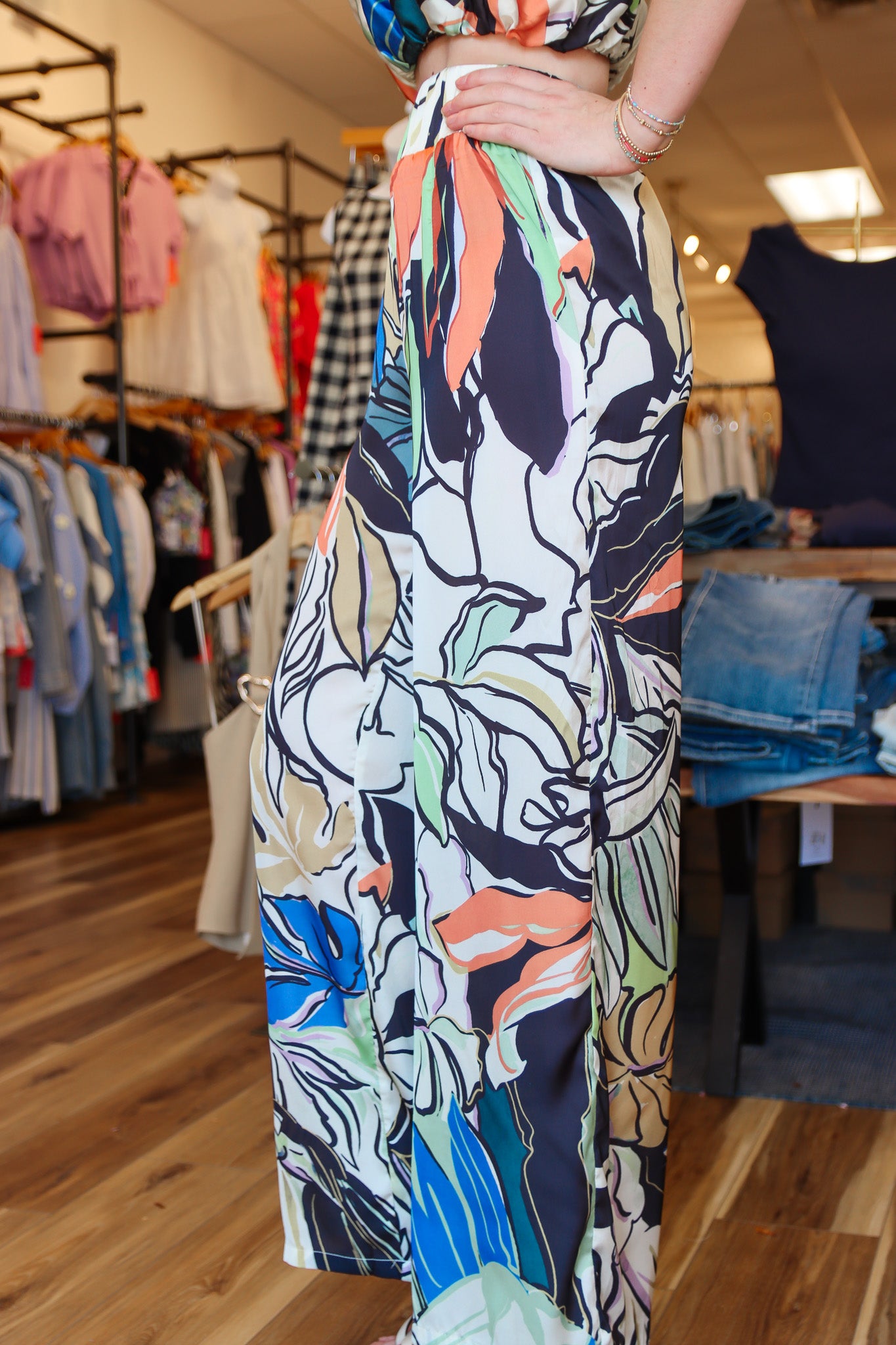ELAN SMOCKED BACK FLOWY PANT