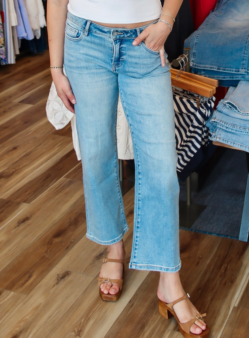 HIDDEN LOWRISE CROPPED ELLA CLASSIC STRAIGHT JEAN