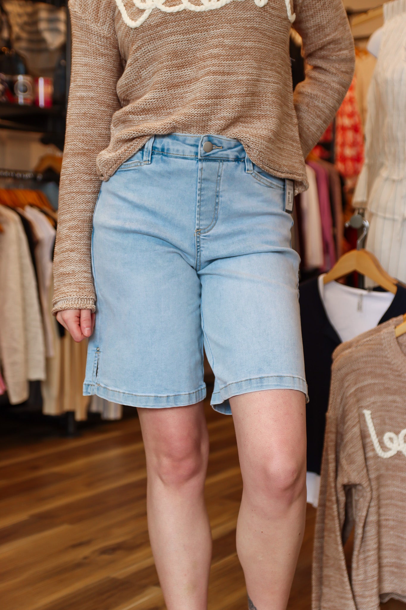 LYSSE "LENNON" EVERYDAY BERMUDA SHORT