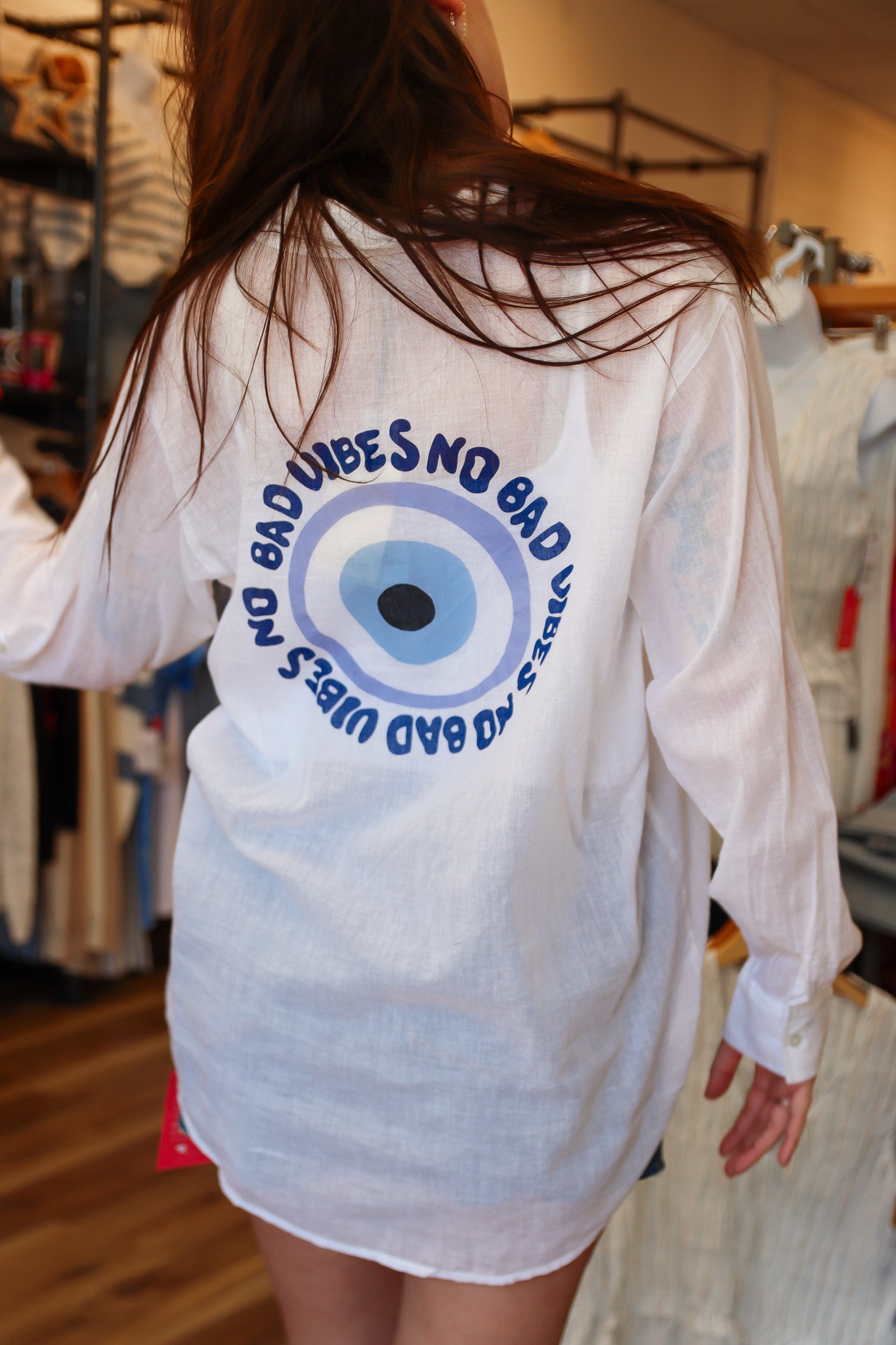 ELAN “NO BAD VIBES” PRINTED  BUTTON DOWN