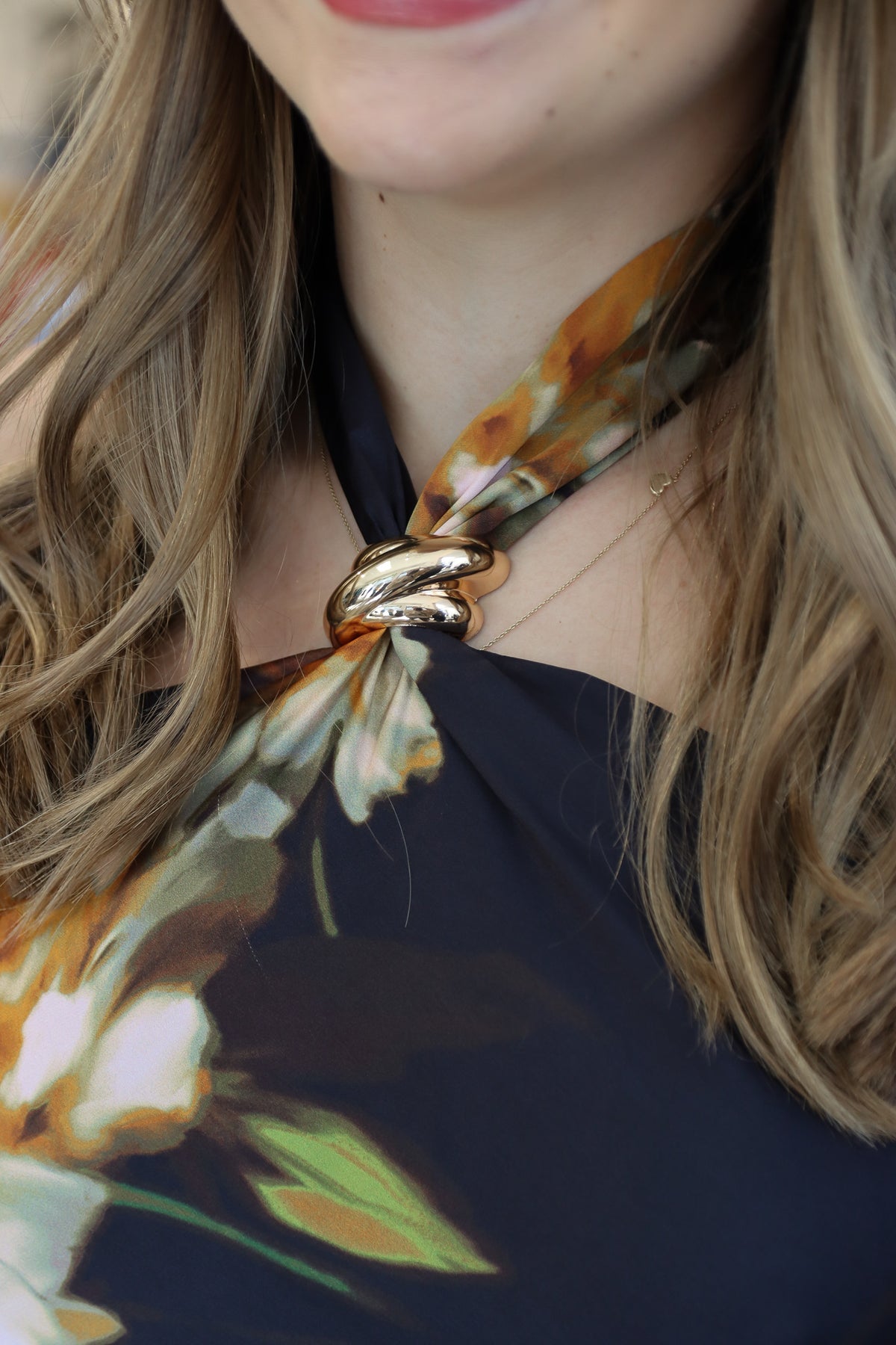 DRESS FORUM NIGHTFALL BLOOM GOLD DETAIL