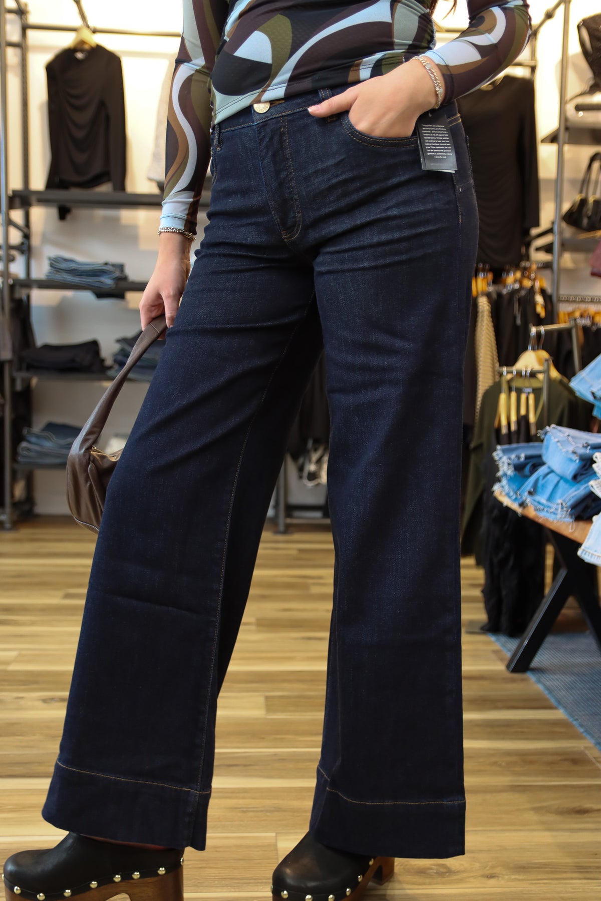 KUT “MAYA” BACK DARTS WIDE HEM JEAN