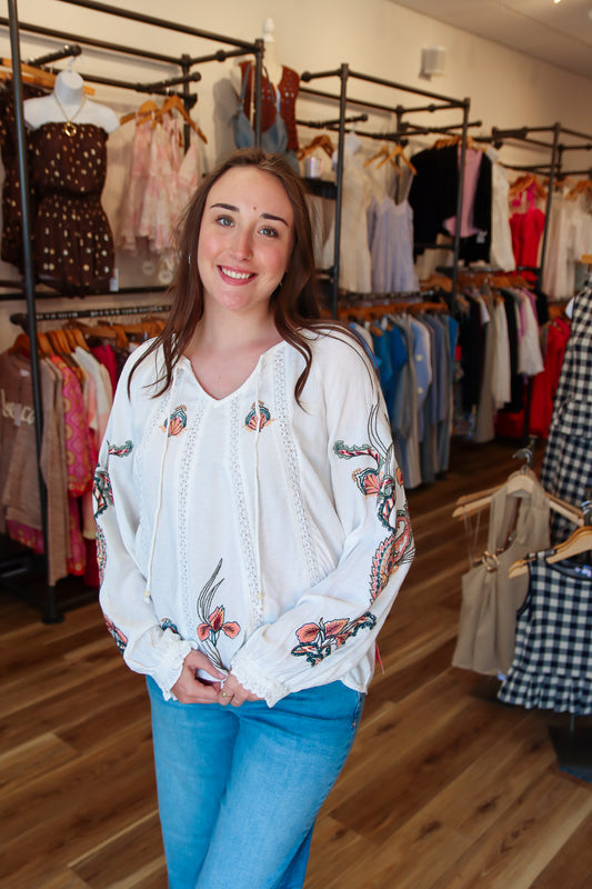 MOLLY BRACKEN “OLIVIA” FLORAL DETAIL BLOUSE