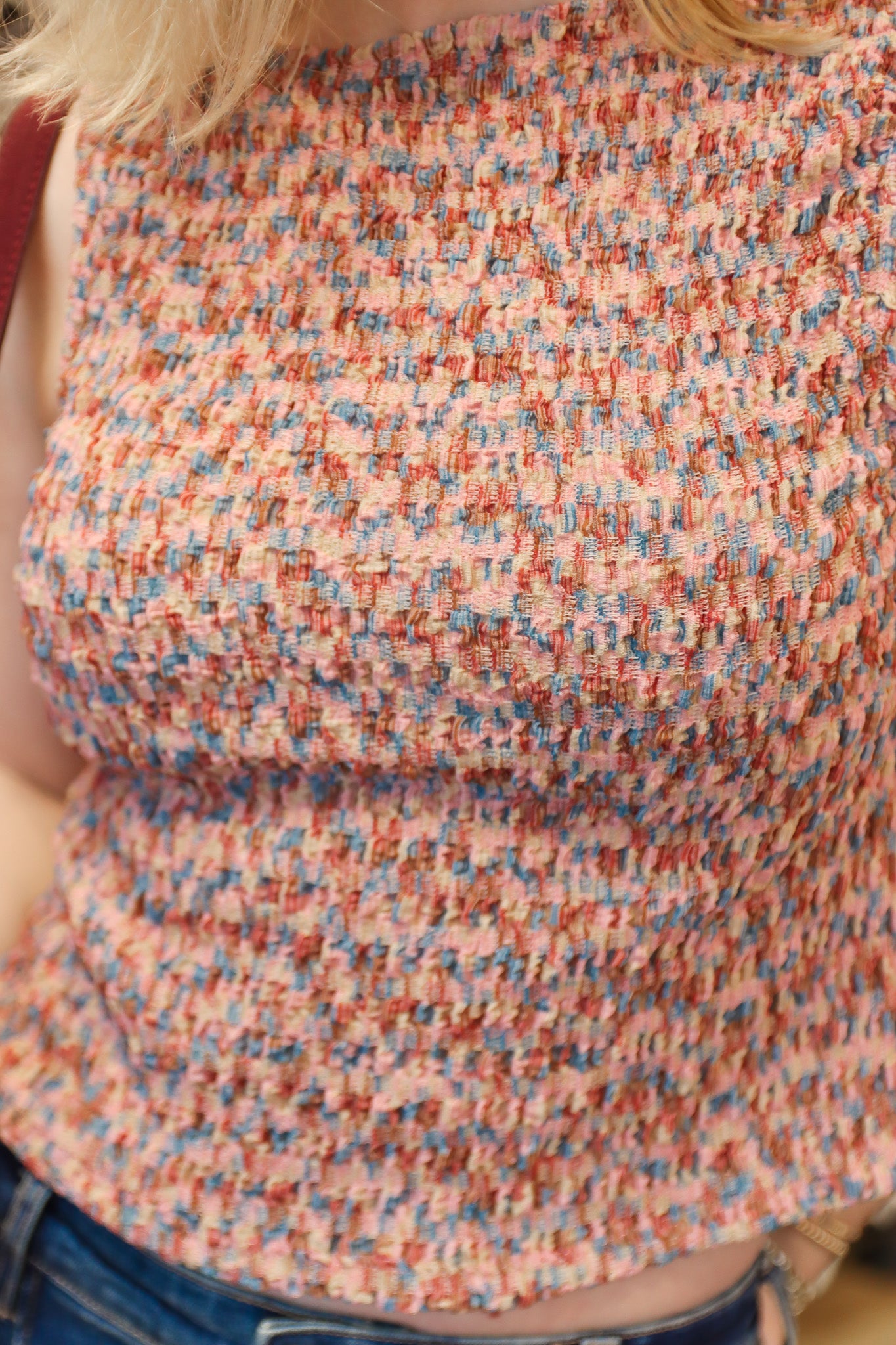 COLORFUL SLEEVELESS KNIT TOP