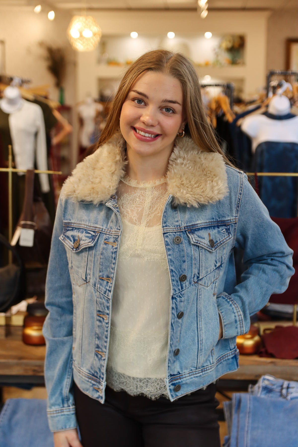 HIDDEN DETACHABLE FUR COLLAR DENIM JACKET