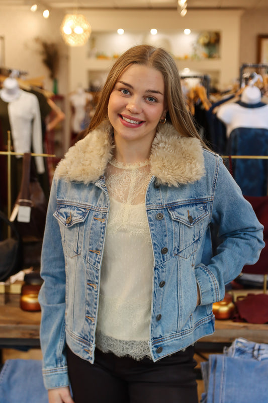 HIDDEN DETACHABLE FUR COLLAR DENIM JACKET