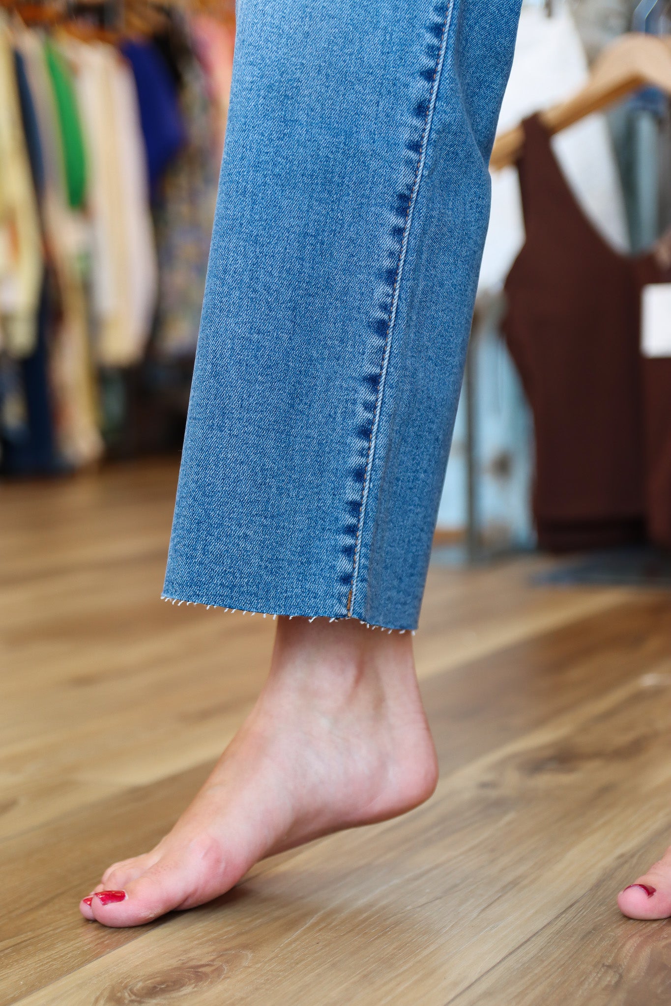 KUT FROM THE KLOTH “AVERY” HIGH RISE STRAIGHT JEAN