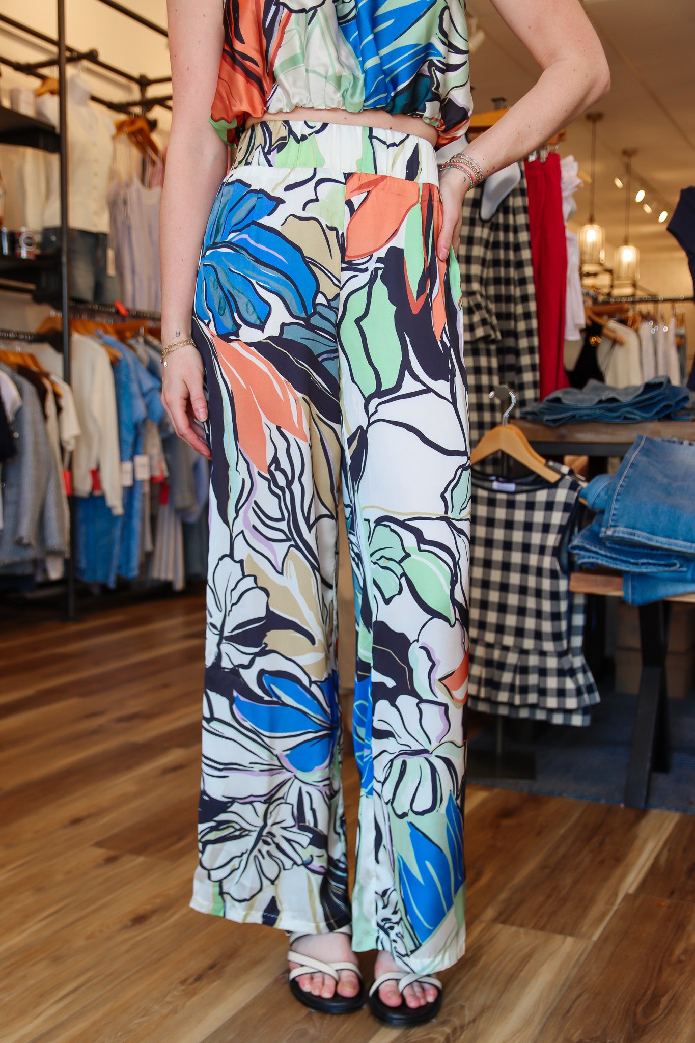 ELAN SMOCKED BACK FLOWY PANT