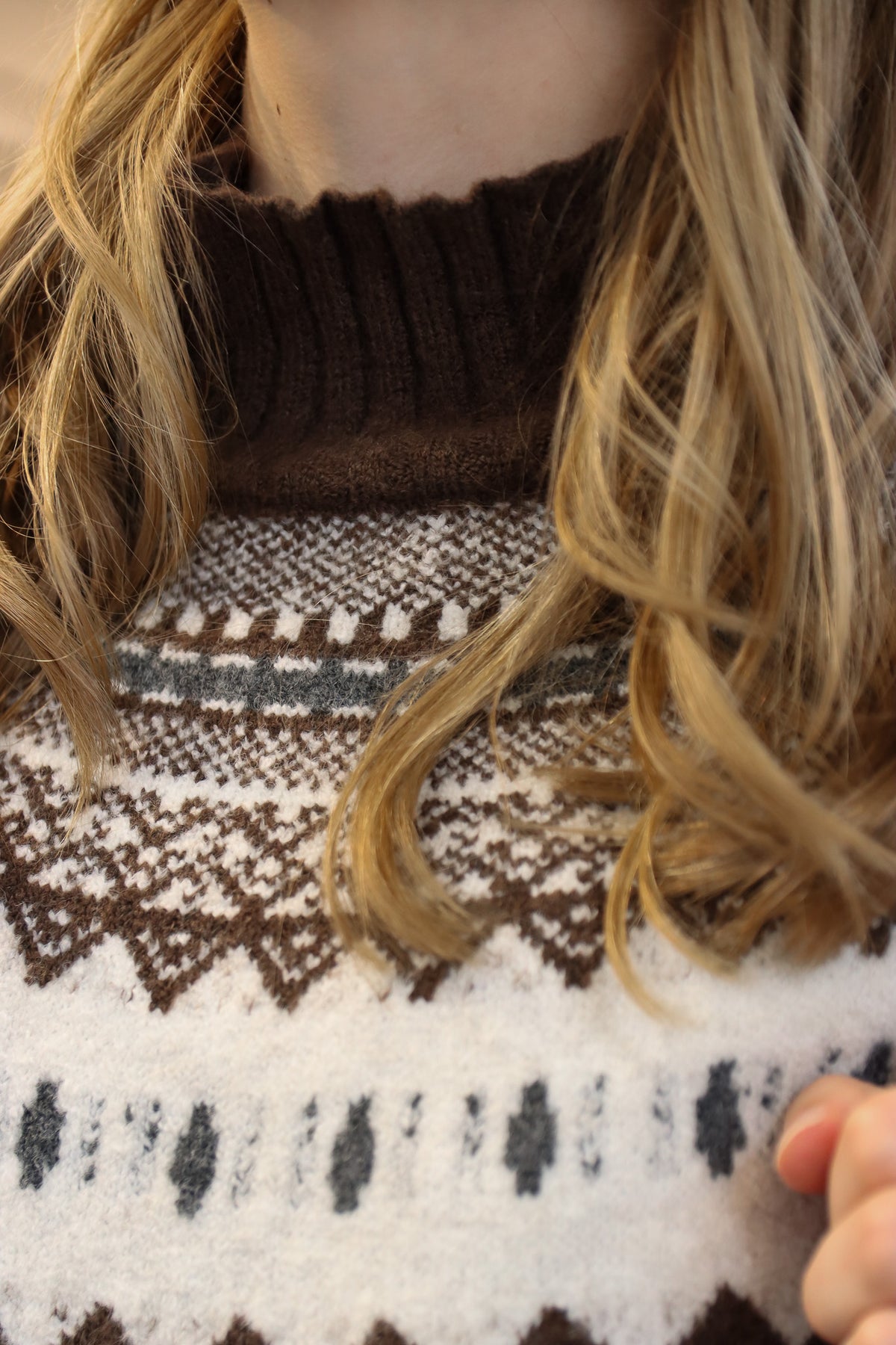 DELUC CINNAMON TURTLENECK SWEATER