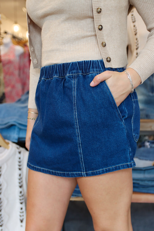 NEEDII WASHED SMOCKED WAISTBAND DENIM SKORT