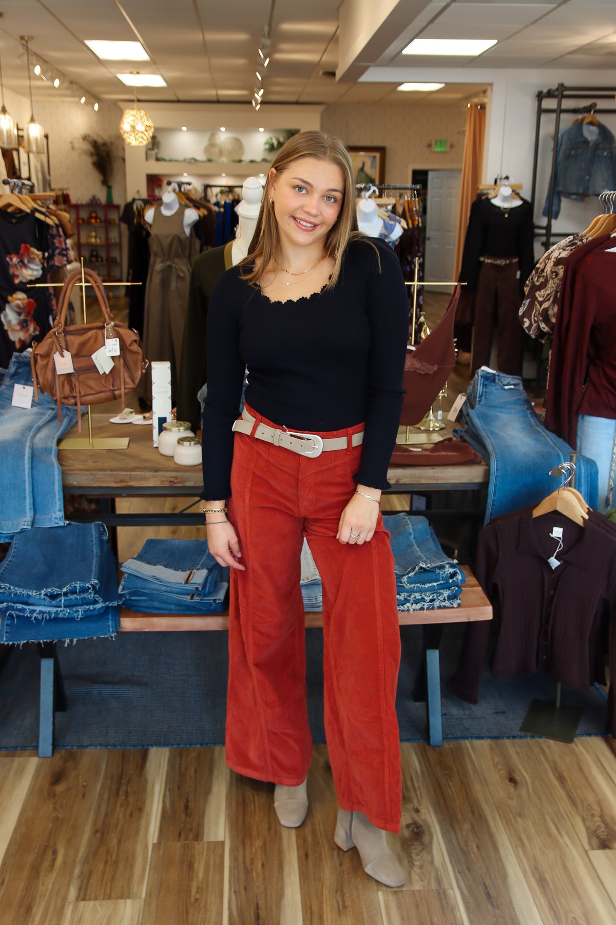 MOLLY BRACKEN CROCHET NECKLINE SWEATER