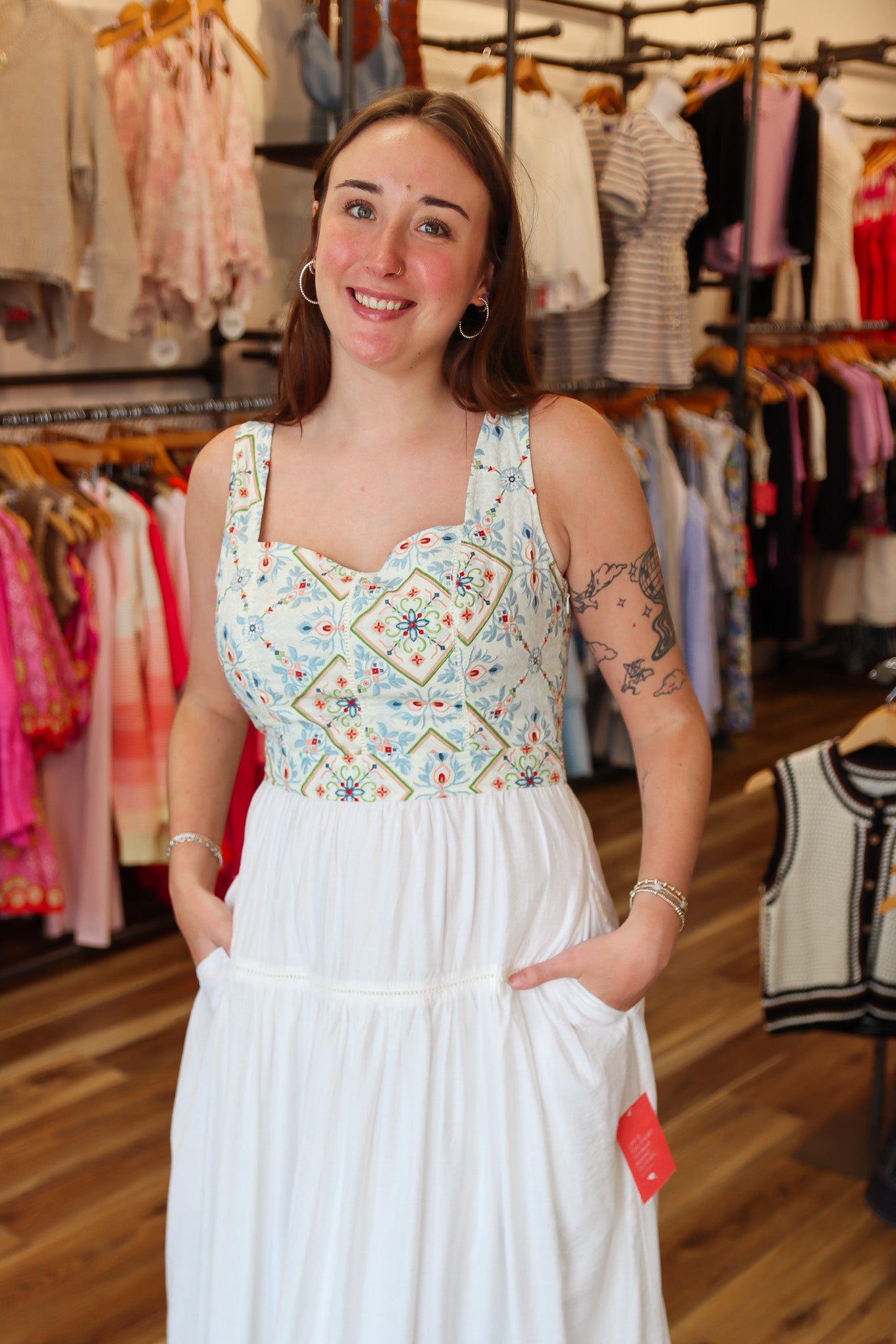 CURRENT AIR EMBROIDERED SWEETHEART NECK MIDI DRESS