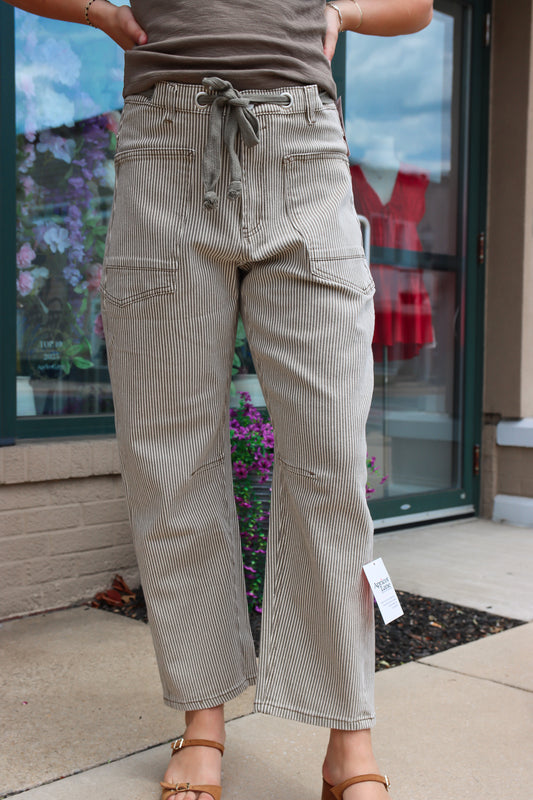 MIOU MUSE STRIPED WASHED BARREL BELTED PANTS