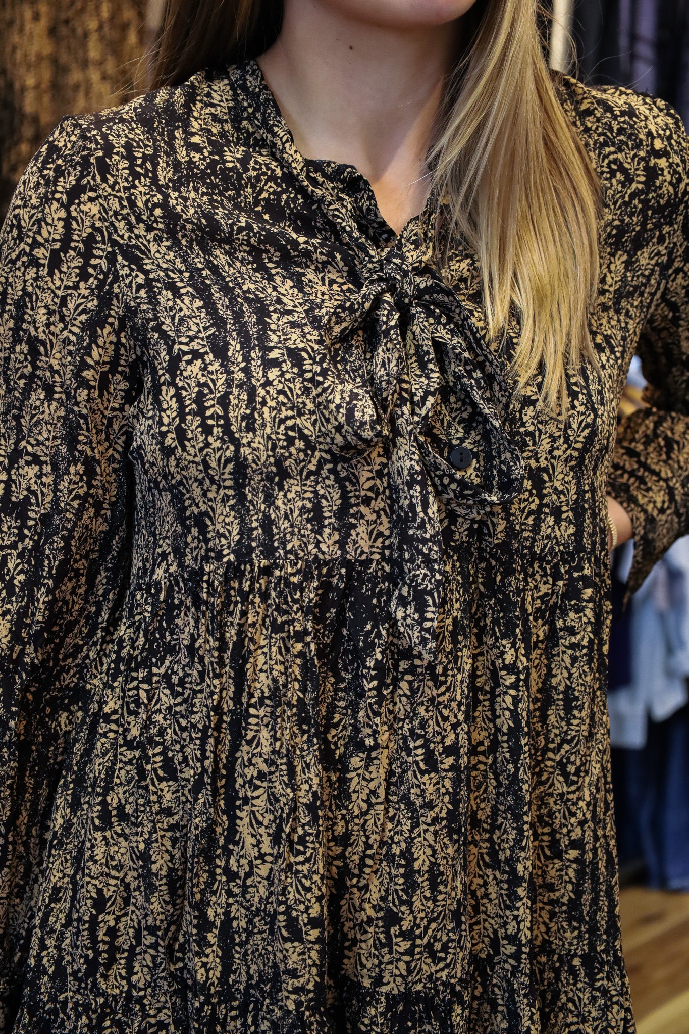 LONGSLEEVE BABY DOLL DRESS WITH TIE