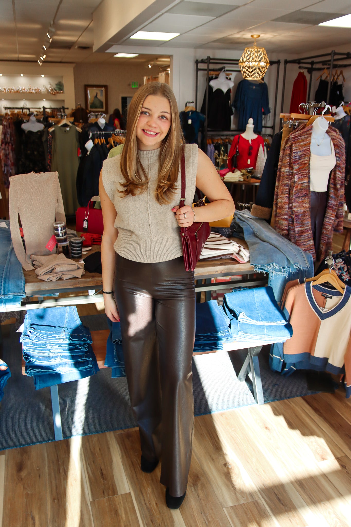 CREWNECK SWEATER VEST W/ SIDE PLEATS