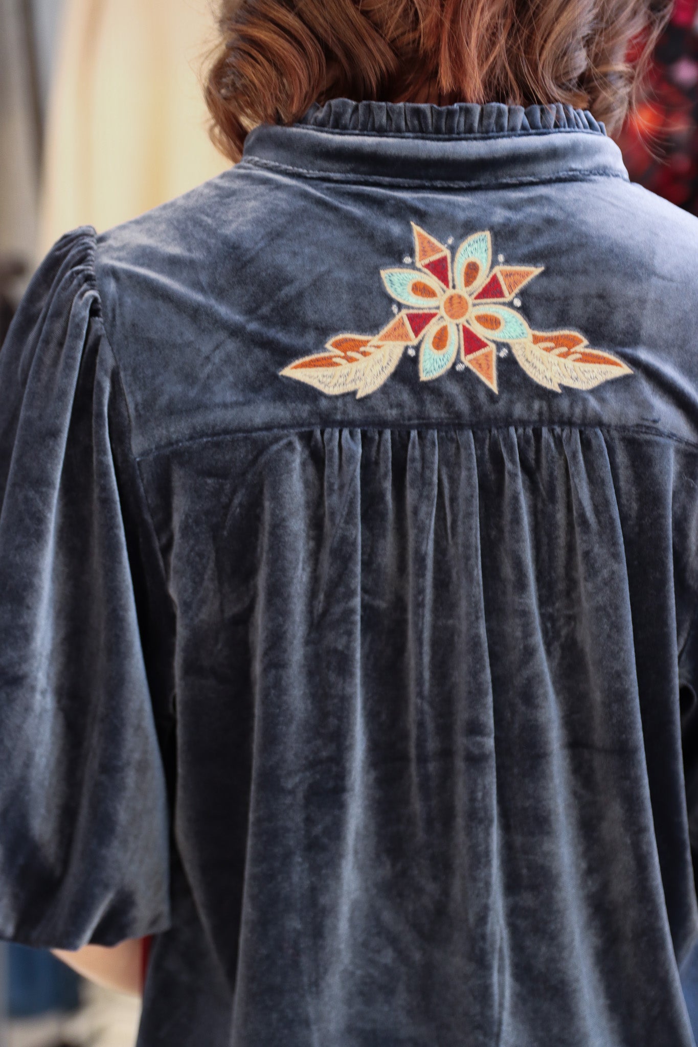 PUFF SLEEVE VELVET EMBROIDERED FLORAL TOP