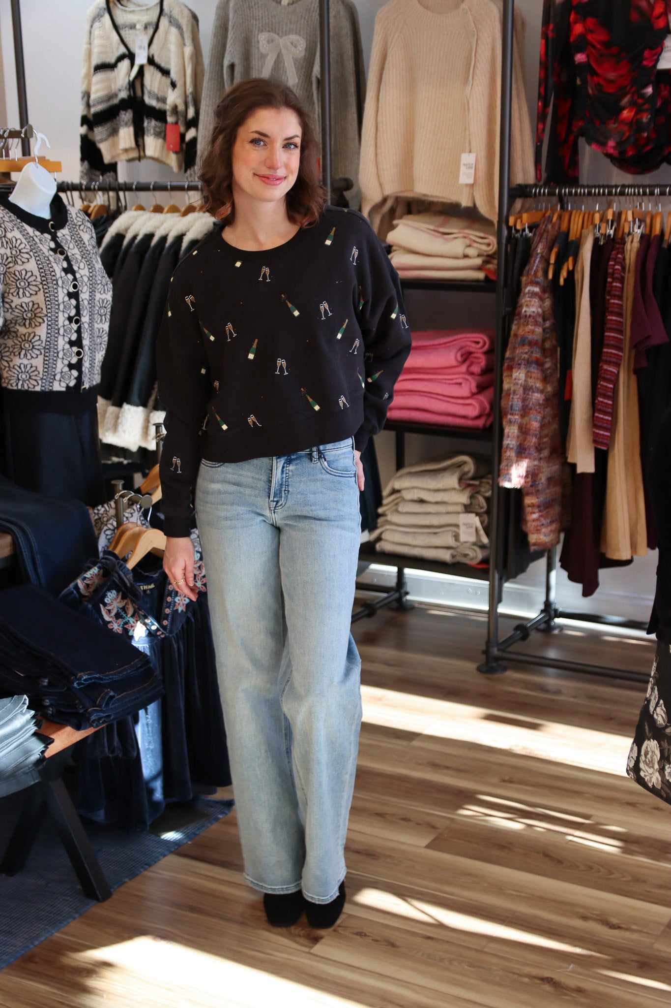 CHAMPAGNE PARTY SWEATSHIRT