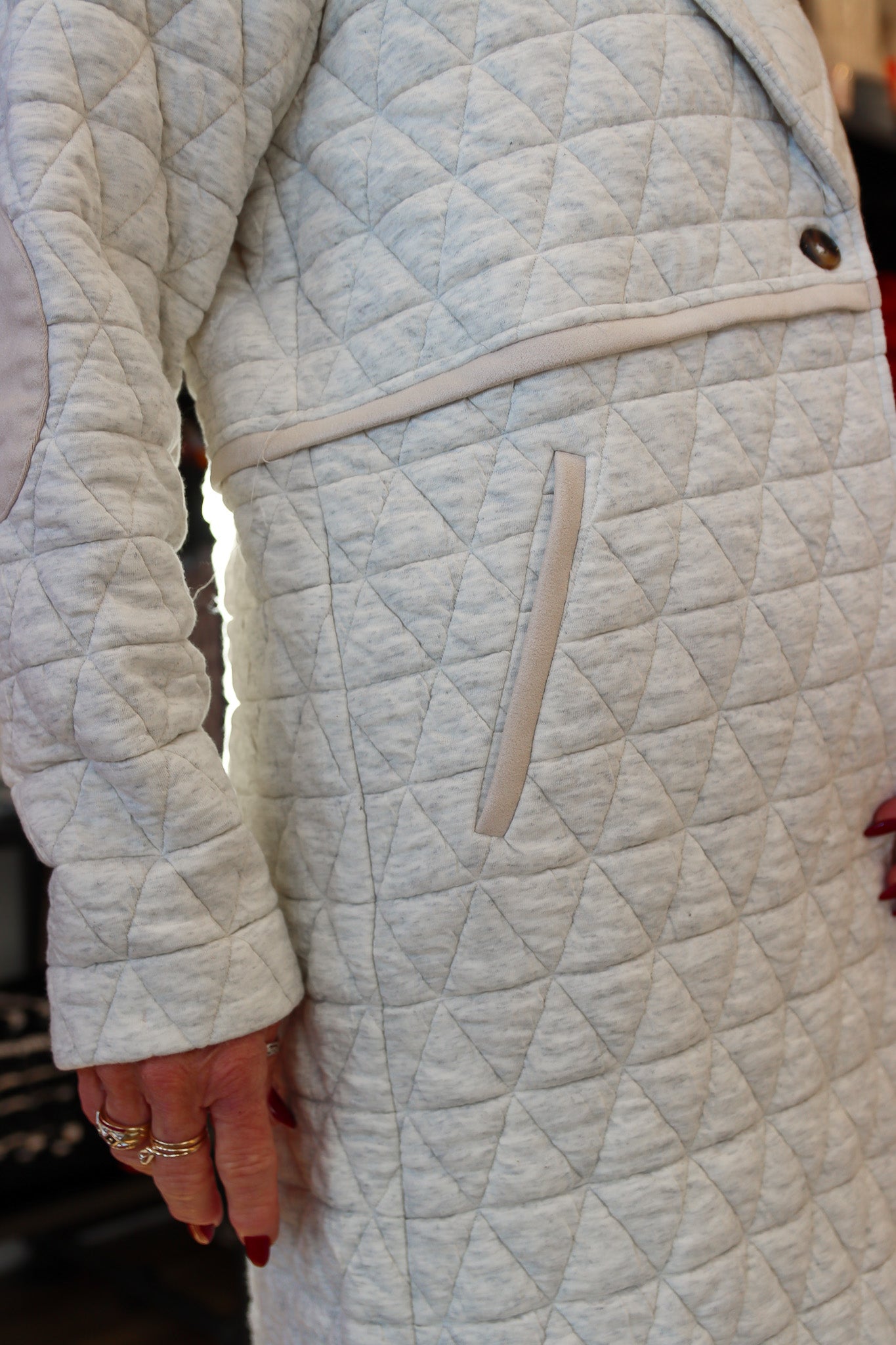 LONG QUILTED JACKET W/ SUEDE DETAIL