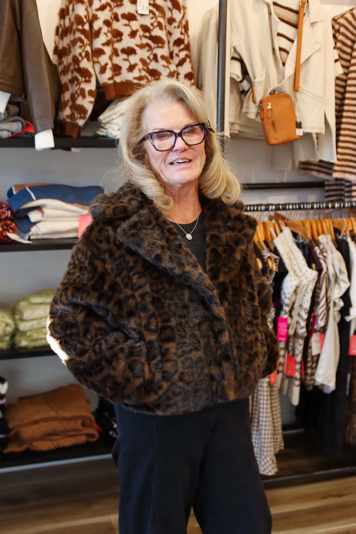 COLLARED FAUX FUR LEOPARD JACKET