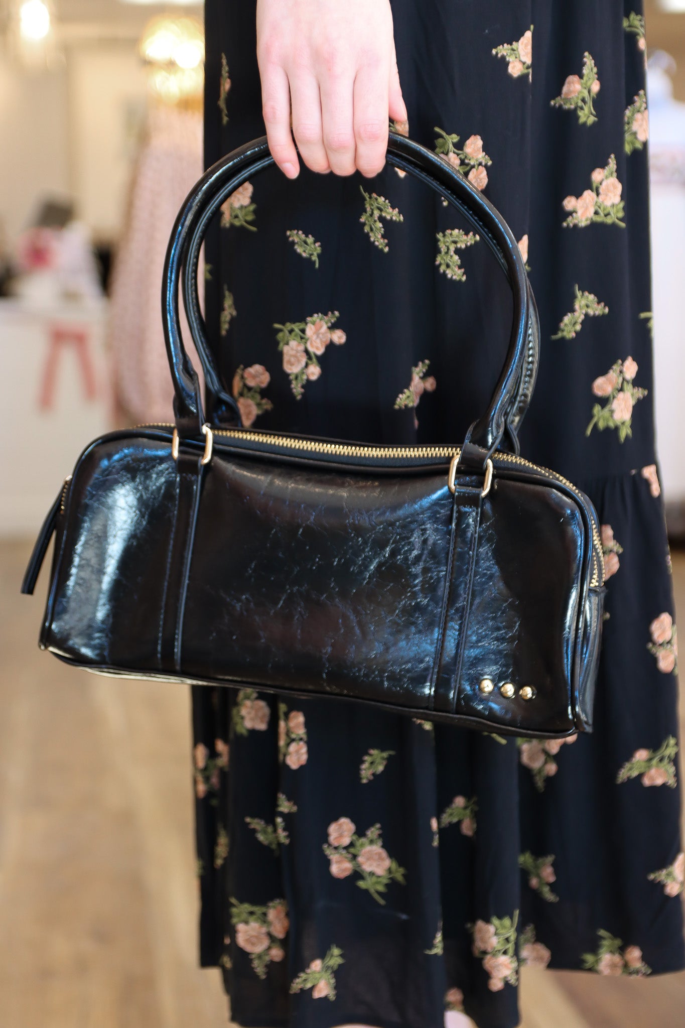 ARLYS BARREL SHOULDER BAG